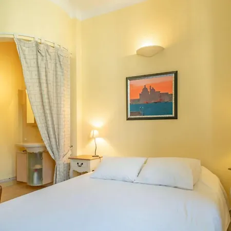 Cozystay 1669 Old Port View Elegant 3-bedroom * Cannes