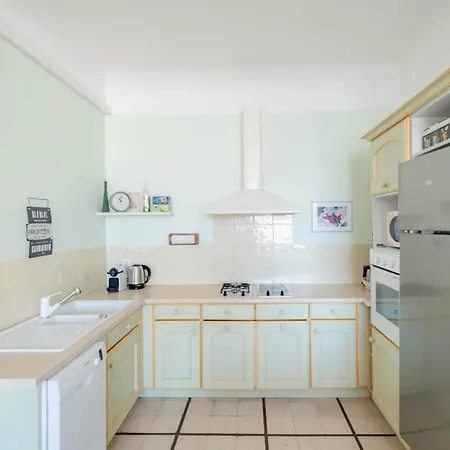 Cozystay 1669 Old Port View Elegant 3-bedroom *