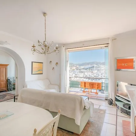 Cozystay 1669 Old Port View Elegant 3-bedroom Lejlighed